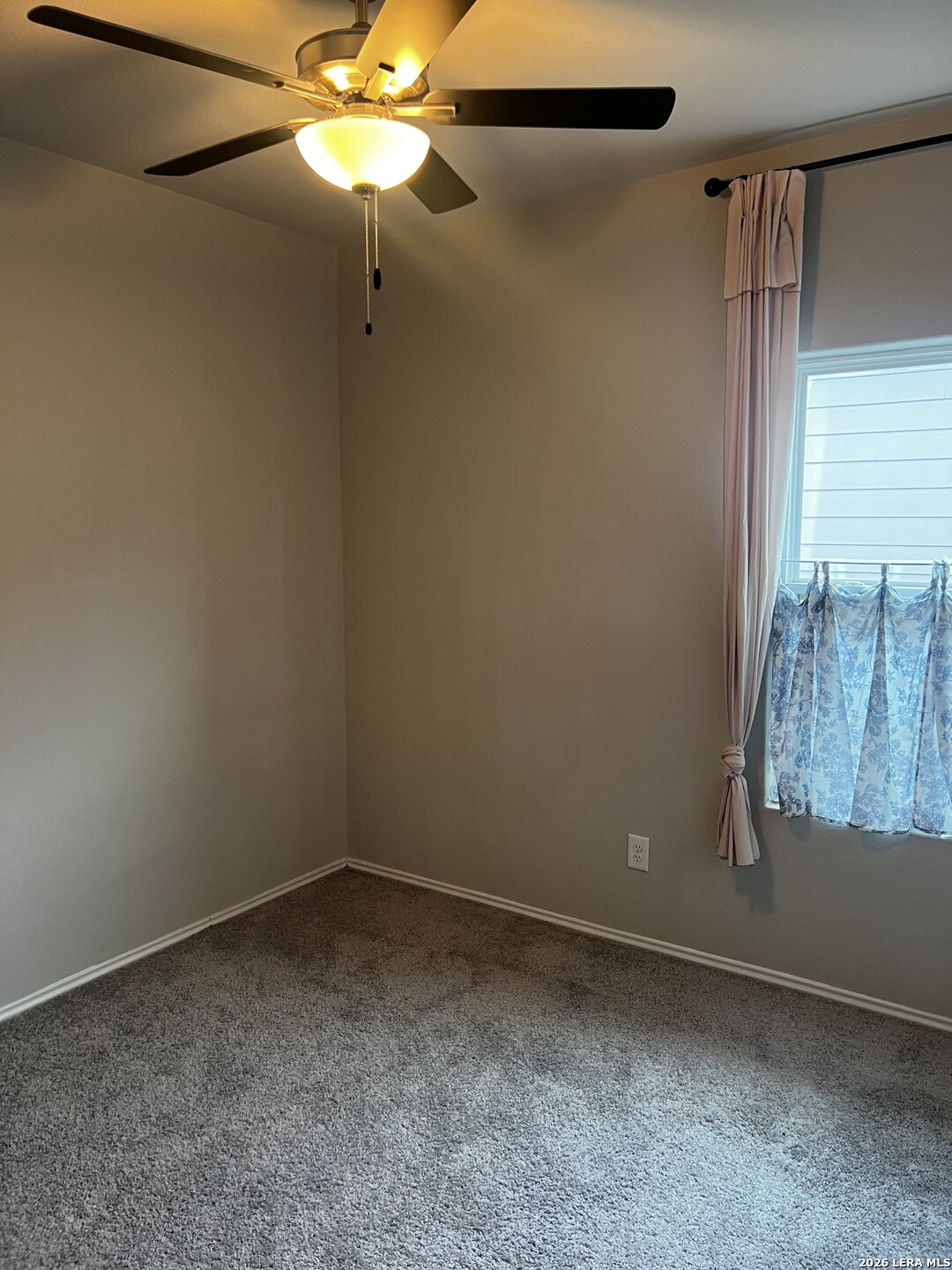 7602 Alameda Beach Converse, TX 78109 - Photo 31 of 39 a view of an empty room with a window