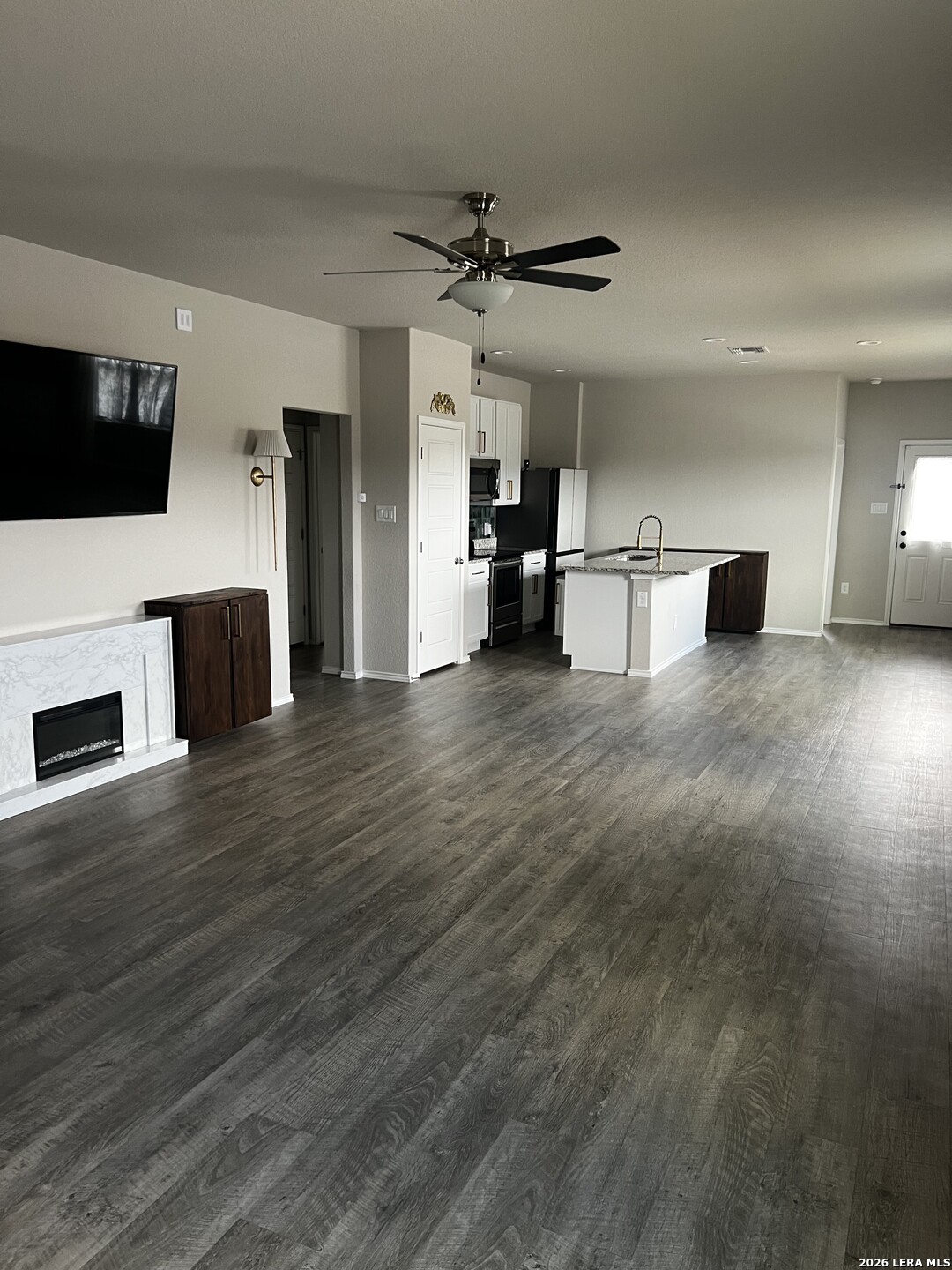 7602 Alameda Beach Converse, TX 78109 - Photo 8 of 39 a view of a electric room