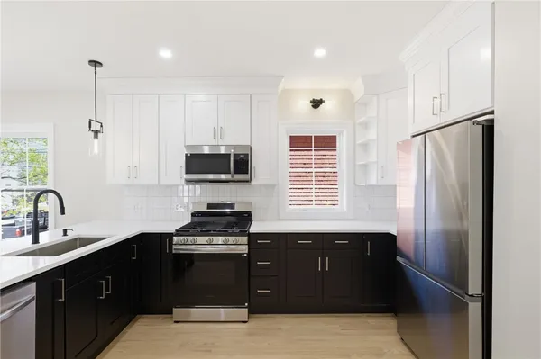 $739,000 | 35 Mt Pleasant Avenue, Providence, RI 02908