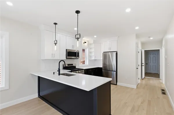 $739,000 | 35 Mt Pleasant Avenue, Providence, RI 02908