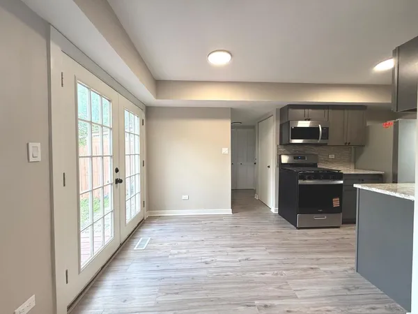 $2,500 | 750 Roosevelt Road, Unit 750, Hanover Park, IL 60133