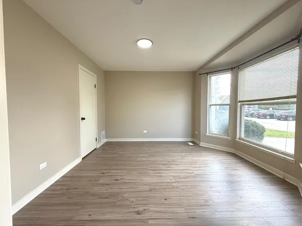$2,500 | 750 Roosevelt Road, Unit 750, Hanover Park, IL 60133