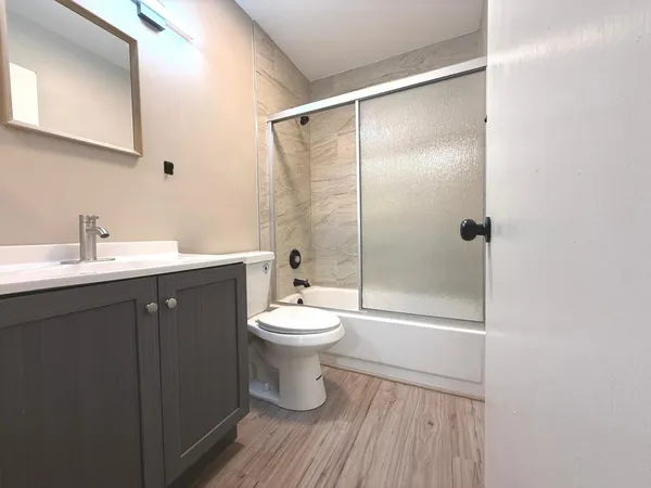 $2,500 | 750 Roosevelt Road, Unit 750, Hanover Park, IL 60133