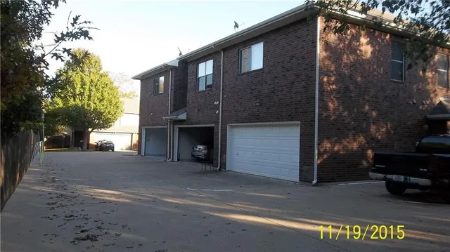 $2,600 | 121 Wildwood Court, Unit 300, Grapevine, TX 76051