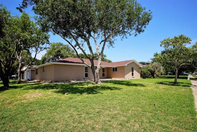 $2,100 | 4202 Nicklaus Lane, Corpus Christi, TX 78413