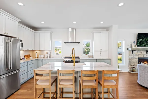 $1,395,000 | 600 West Mechanic Street, New Buffalo, MI 49117