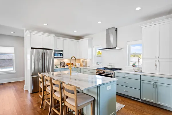 $1,395,000 | 600 West Mechanic Street, New Buffalo, MI 49117