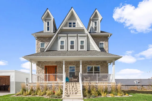 $1,395,000 | 600 West Mechanic Street, New Buffalo, MI 49117
