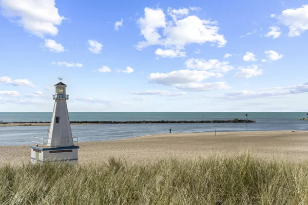 $1,395,000 | 600 West Mechanic Street, New Buffalo, MI 49117