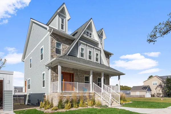 $1,395,000 | 600 West Mechanic Street, New Buffalo, MI 49117