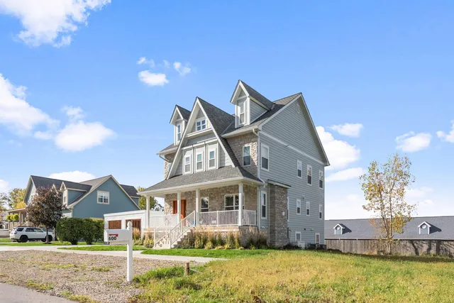 $1,395,000 | 600 West Mechanic Street, New Buffalo, MI 49117