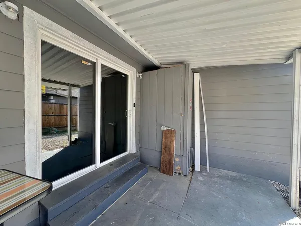 $2,500 | 1035 West Wildwood Drive, San Antonio, TX 78201
