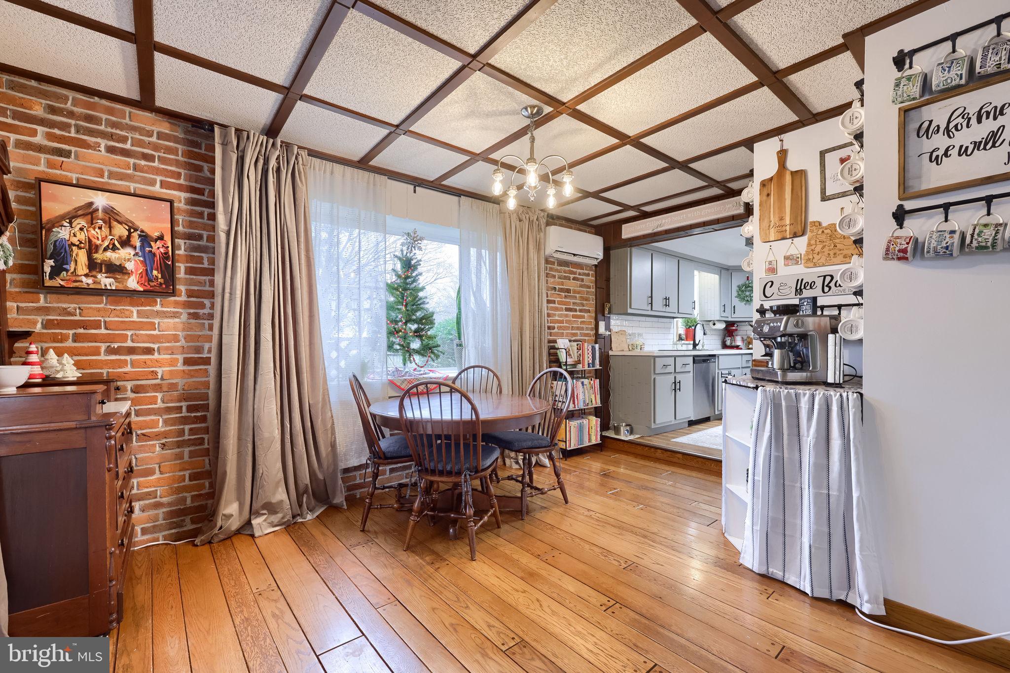 39 North Maple Avenue Leola, PA 17540 - Photo 5 of 44 a view of a chairs and table in a patio