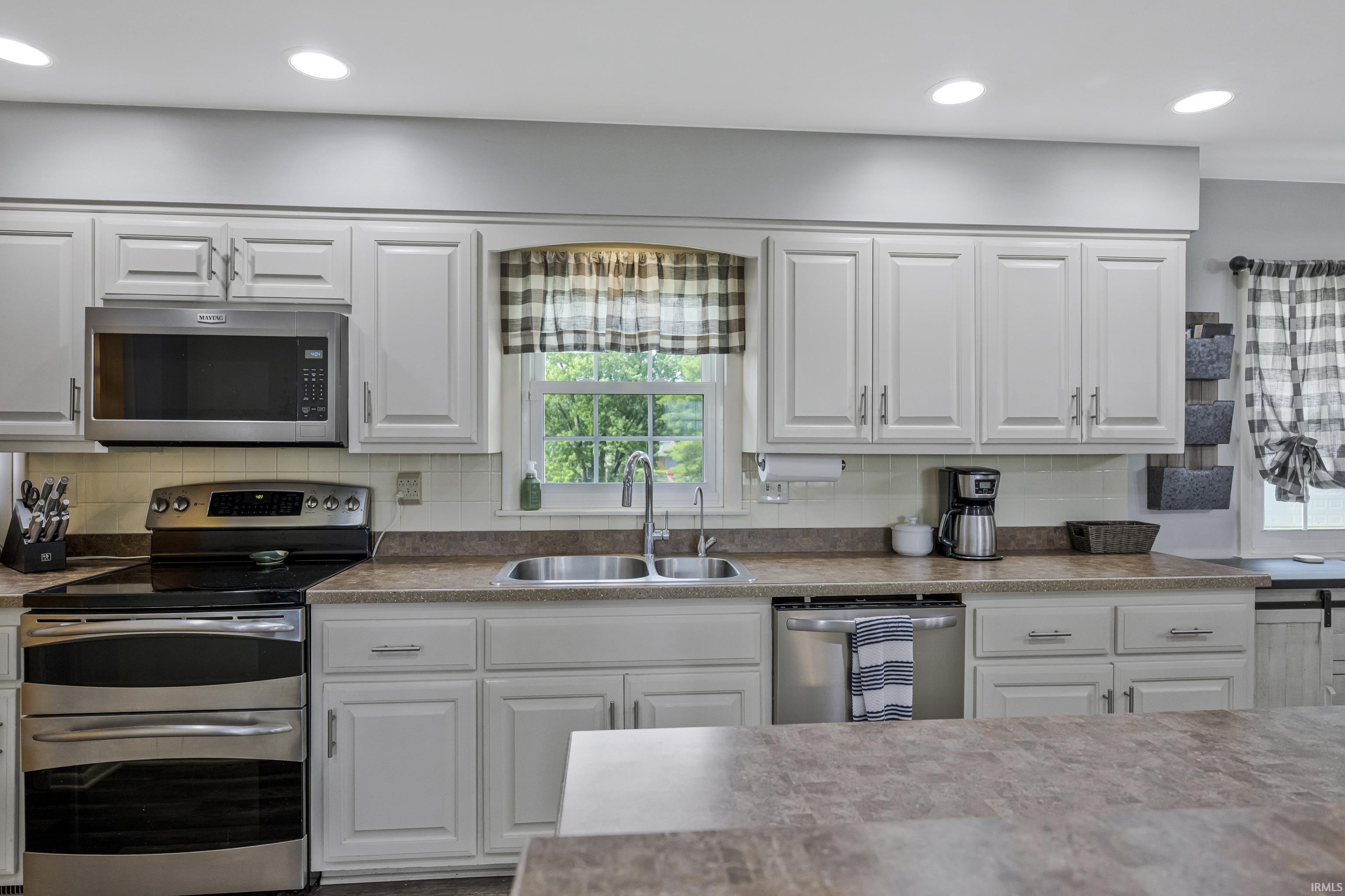 7688 South Vann Road Newburgh, IN 47630 - Photo 5 of 46