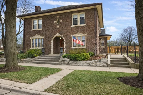 9955 South Hamilton Avenue, Chicago, IL 60643