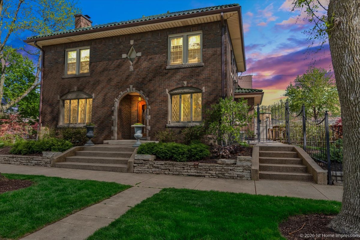 9955 South Hamilton Avenue Chicago, IL 60643 - Photo 2 of 31 a front view of a house