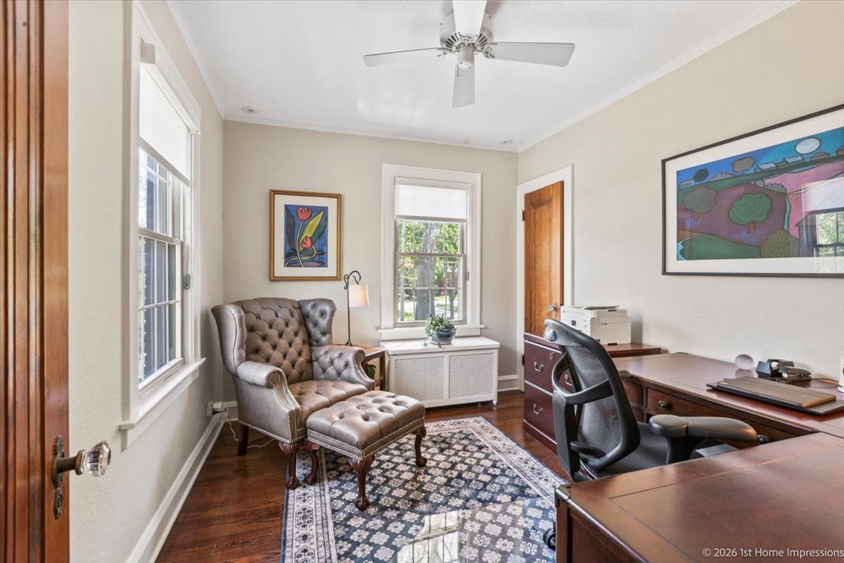 9955 South Hamilton Avenue Chicago, IL 60643 - Photo 21 of 31 a living room with furniture and a window