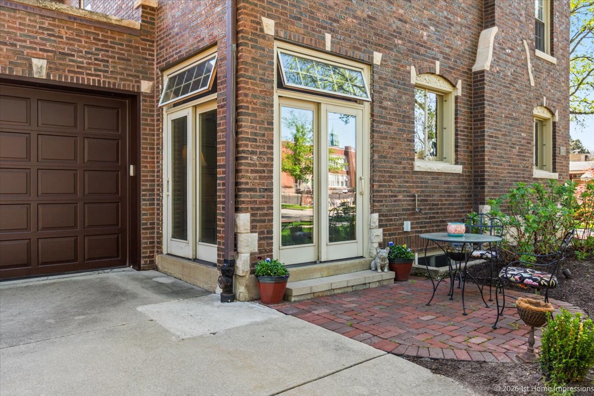 9955 South Hamilton Avenue Chicago, IL 60643 - Photo 4 of 31 a view of a brick building with many windows