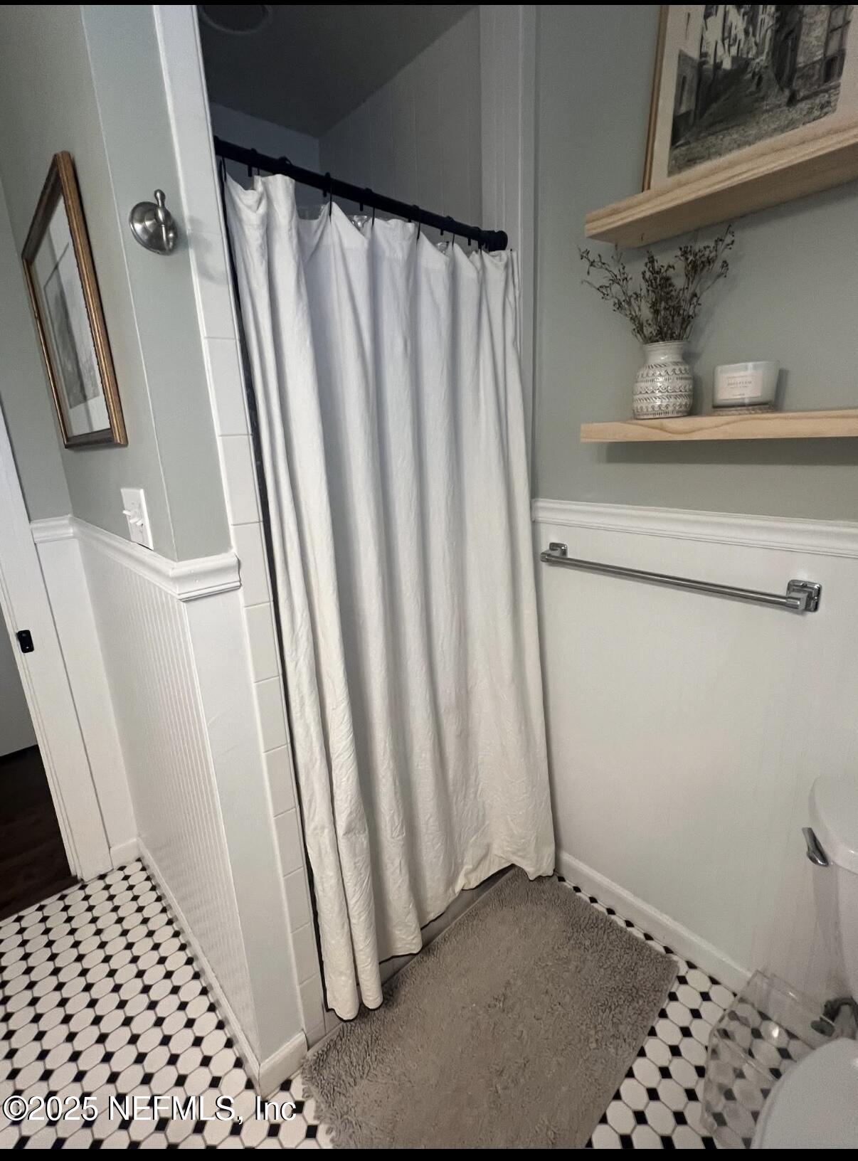 1802 Kingswood Road Jacksonville, FL 32207 - Photo 6 of 13 a view of a closet in the house