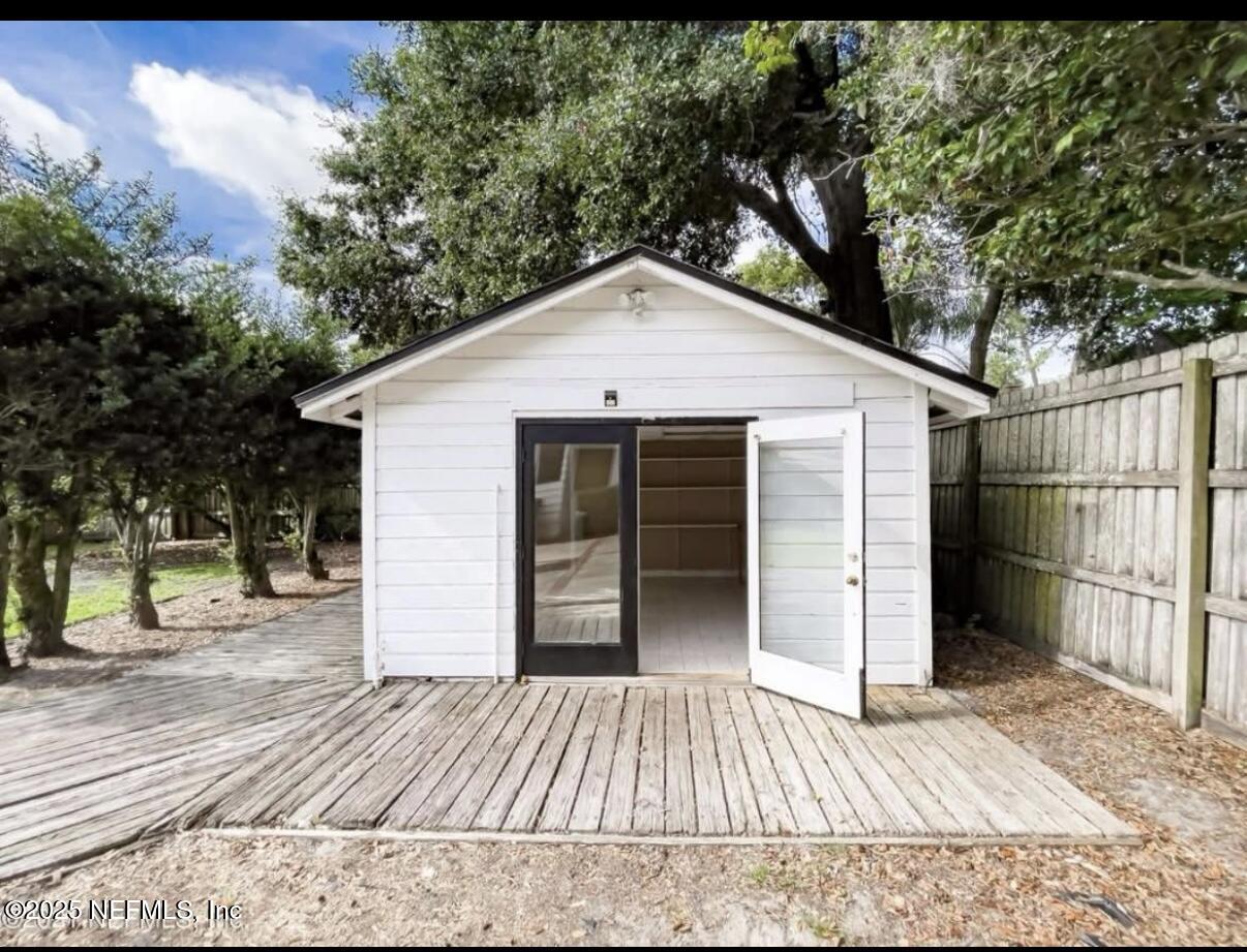 1802 Kingswood Road Jacksonville, FL 32207 - Photo 8 of 13 a view of a house
