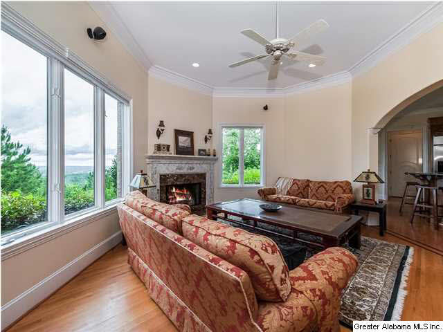 201 Kings Crest Lane Pelham, AL 35124 - Photo 5 of 32