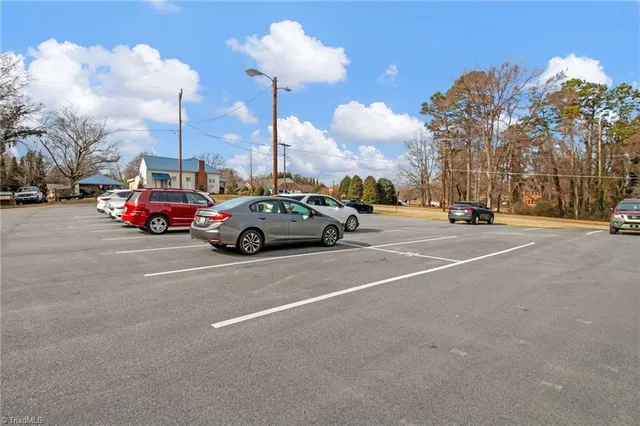 $1,250 | 105 Dahl Street, Madison, NC 27025