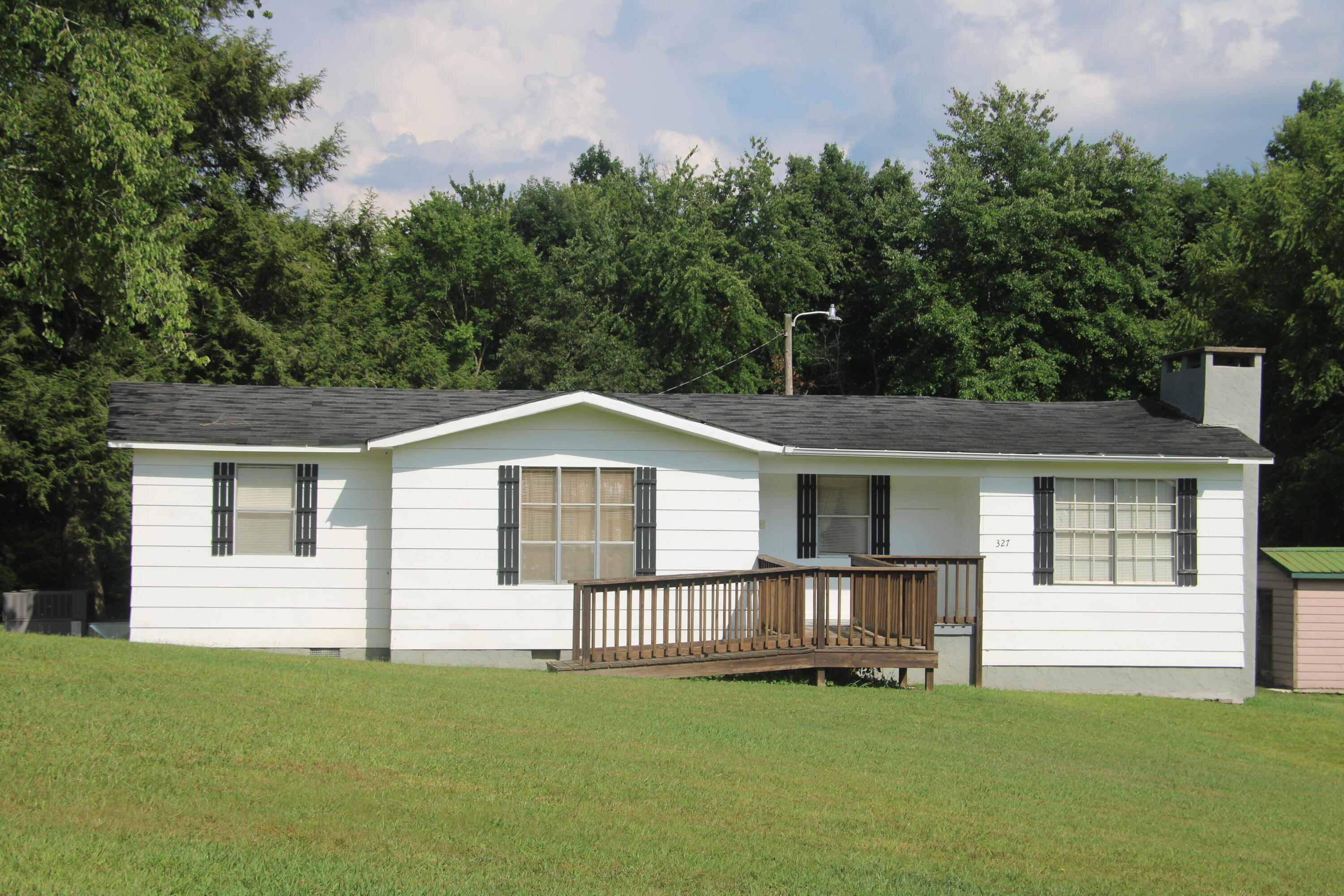 327 Burke Road Cleveland, TN 37323 - Photo 4 of 39 IMG_1100 (1)