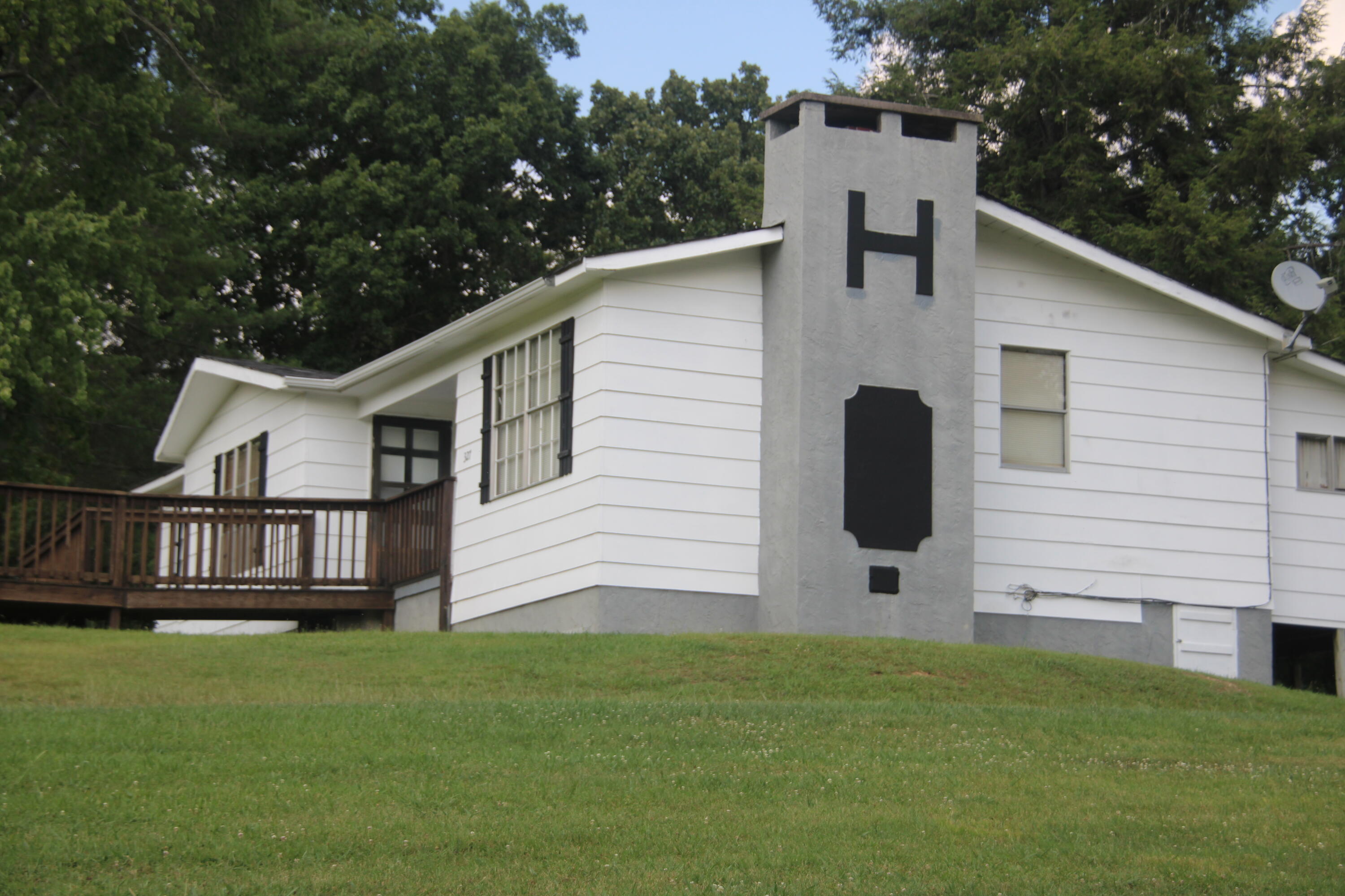 327 Burke Road Cleveland, TN 37323 - Photo 5 of 39 IMG_1096 (1)