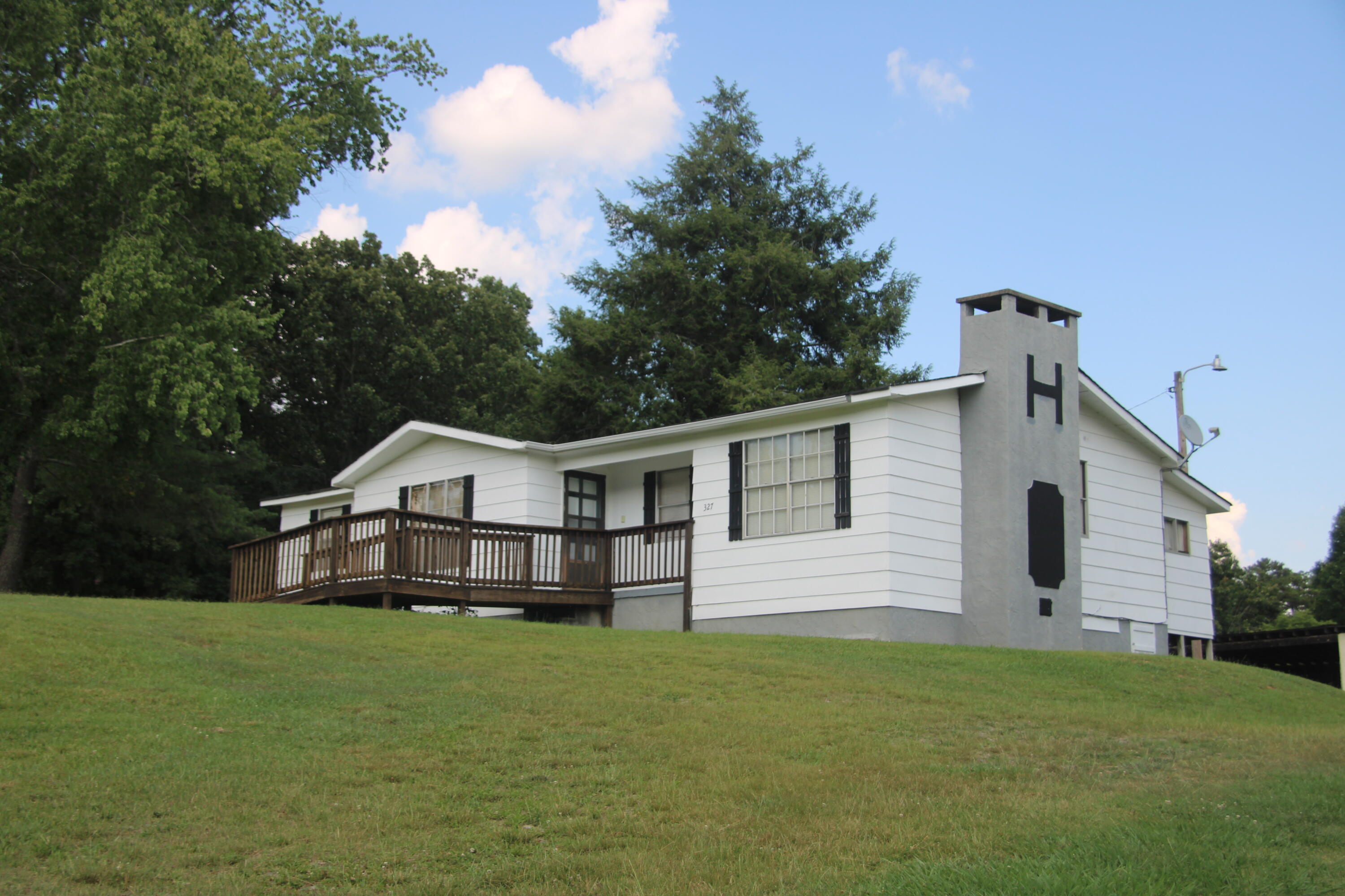 327 Burke Road Cleveland, TN 37323 - Photo 6 of 39 IMG_1098 (1)