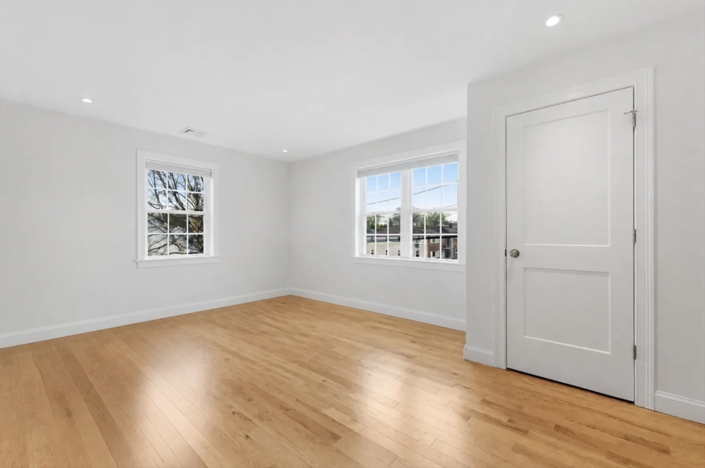 39 French Street Watertown, MA 02472 - Photo 9 of 33