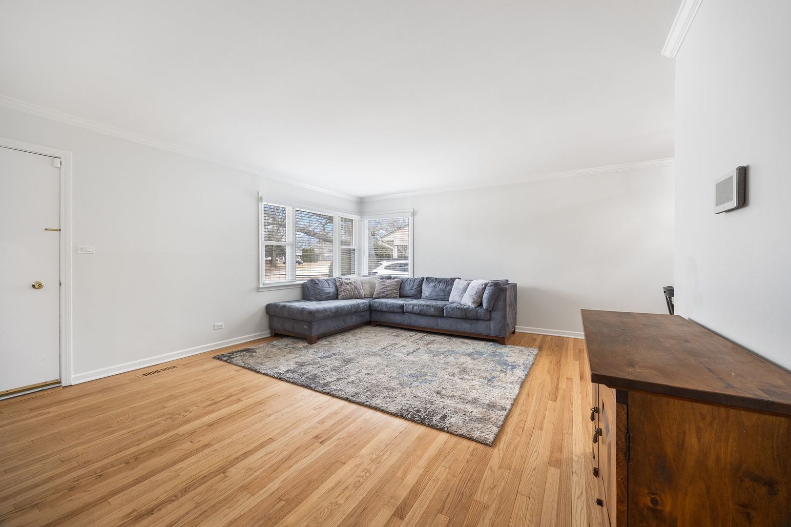 1145 Dell Road Northbrook, IL 60062 - Photo 5 of 22 a living room with furniture and wooden floor