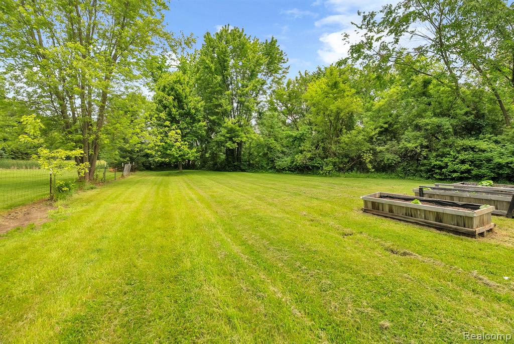 30930 Pennsylvania Road Romulus, MI 48174 - Photo 8 of 41 Gallery Image 8