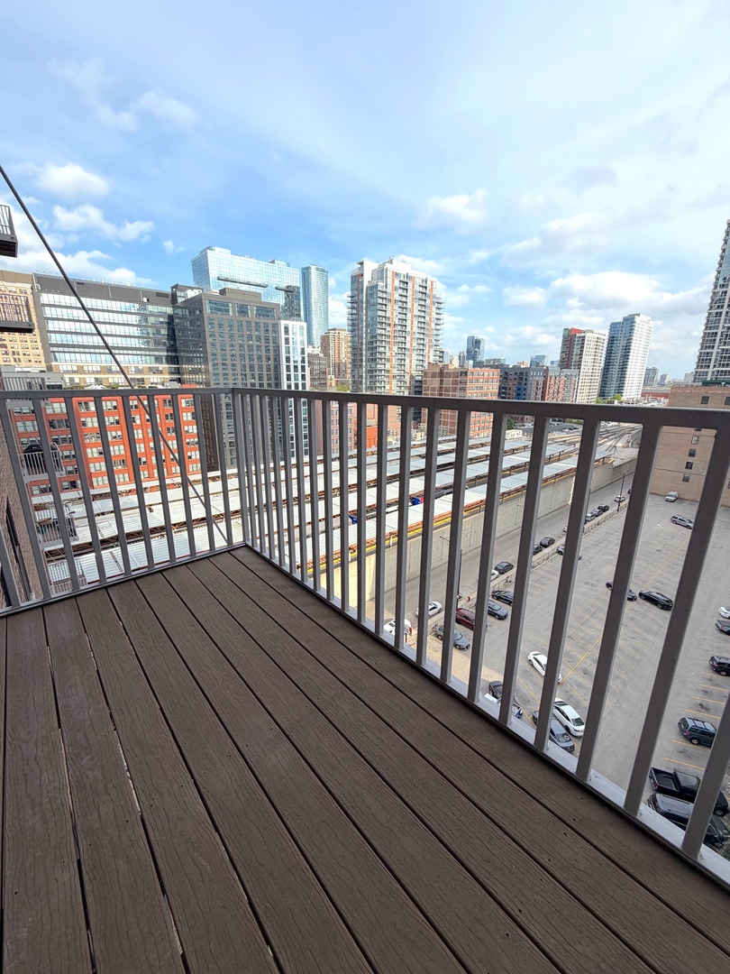 161 West Harrison Street, Unit 1007 Chicago, IL 60605 - Photo 31 of 35 a view of balcony with city view