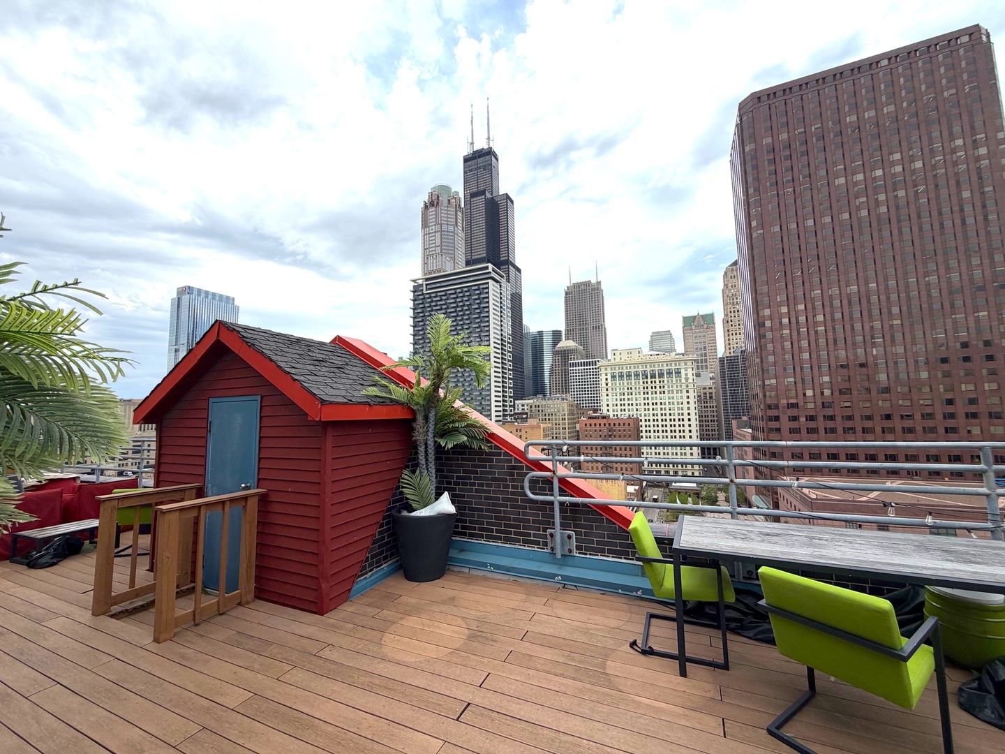 161 West Harrison Street, Unit 1007 Chicago, IL 60605 - Photo 32 of 35 a view of roof deck with patio