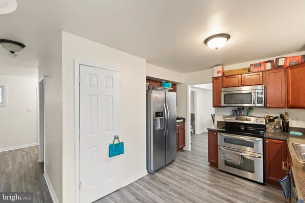 $330,000 | 447 East Queen Street, Strasburg, VA 22657
