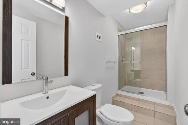 $2,500 | 4241 Columbia Pike, Unit 601, Arlington, VA 22204