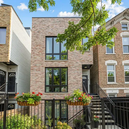 $665,000 | 1738 West 17th Street, Unit 3, Chicago, IL 60608