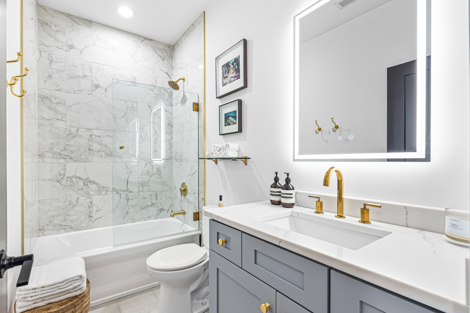 1738 West 17th Street, Unit 3 Chicago, IL 60608 - Photo 10 of 23 a bathroom with a sink a toilet and a bathtub