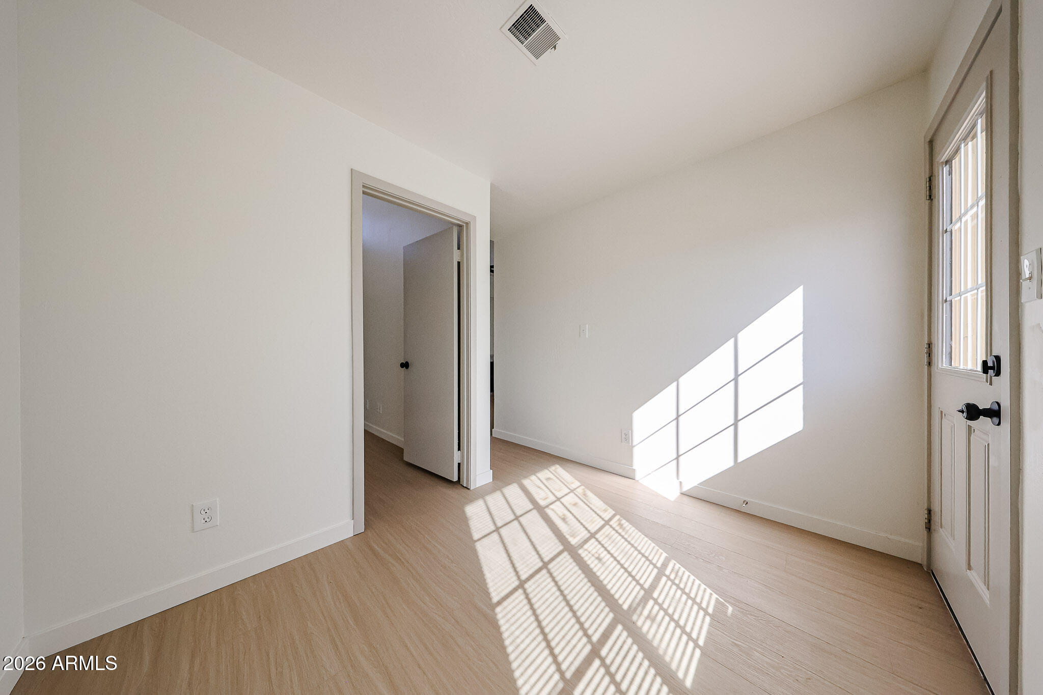 1126 West Elliot Road, Unit 2040 Chandler, AZ 85224 - Photo 17 of 27 Sitting Room