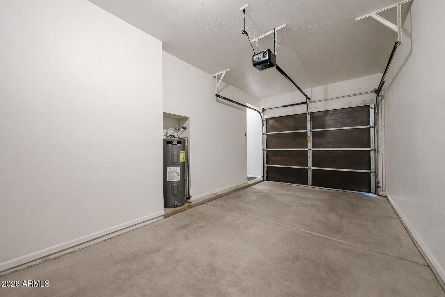 1126 West Elliot Road, Unit 2040 Chandler, AZ 85224 - Photo 25 of 27 Garage