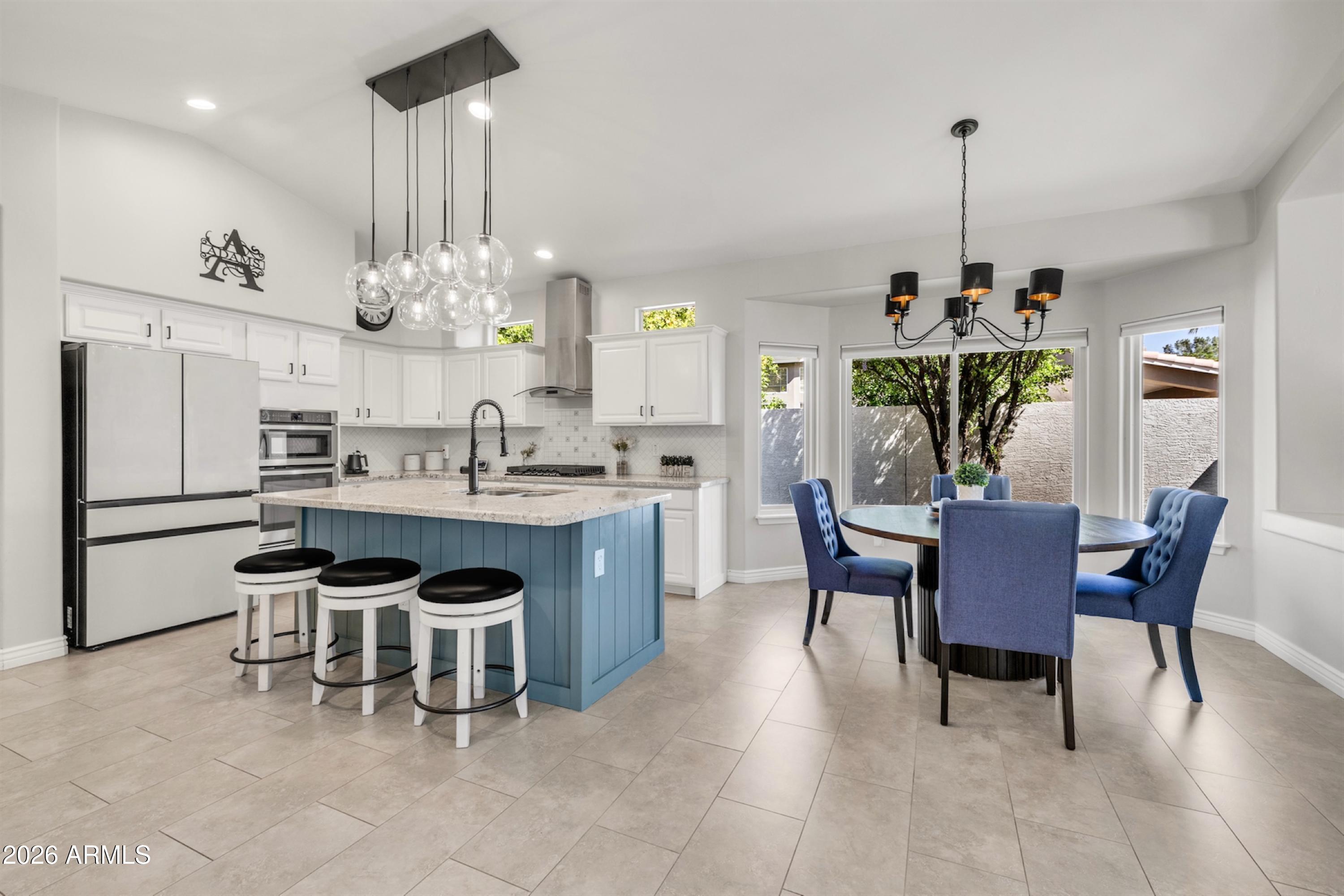 2047 East Victor Road Gilbert, AZ 85296 - Photo 11 of 56 Breakfast Bar and Dining