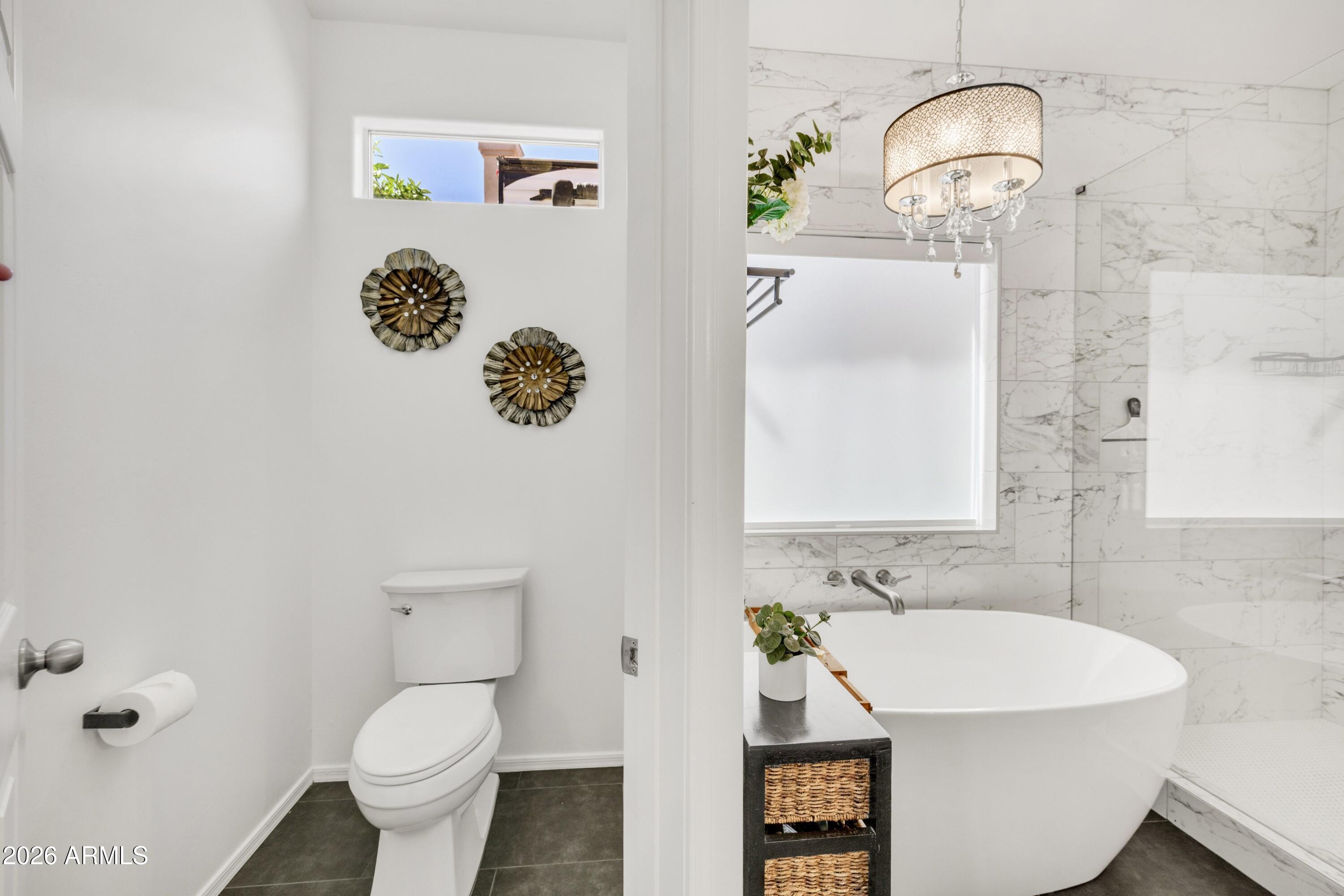 2047 East Victor Road Gilbert, AZ 85296 - Photo 25 of 56 Primary Water Closet