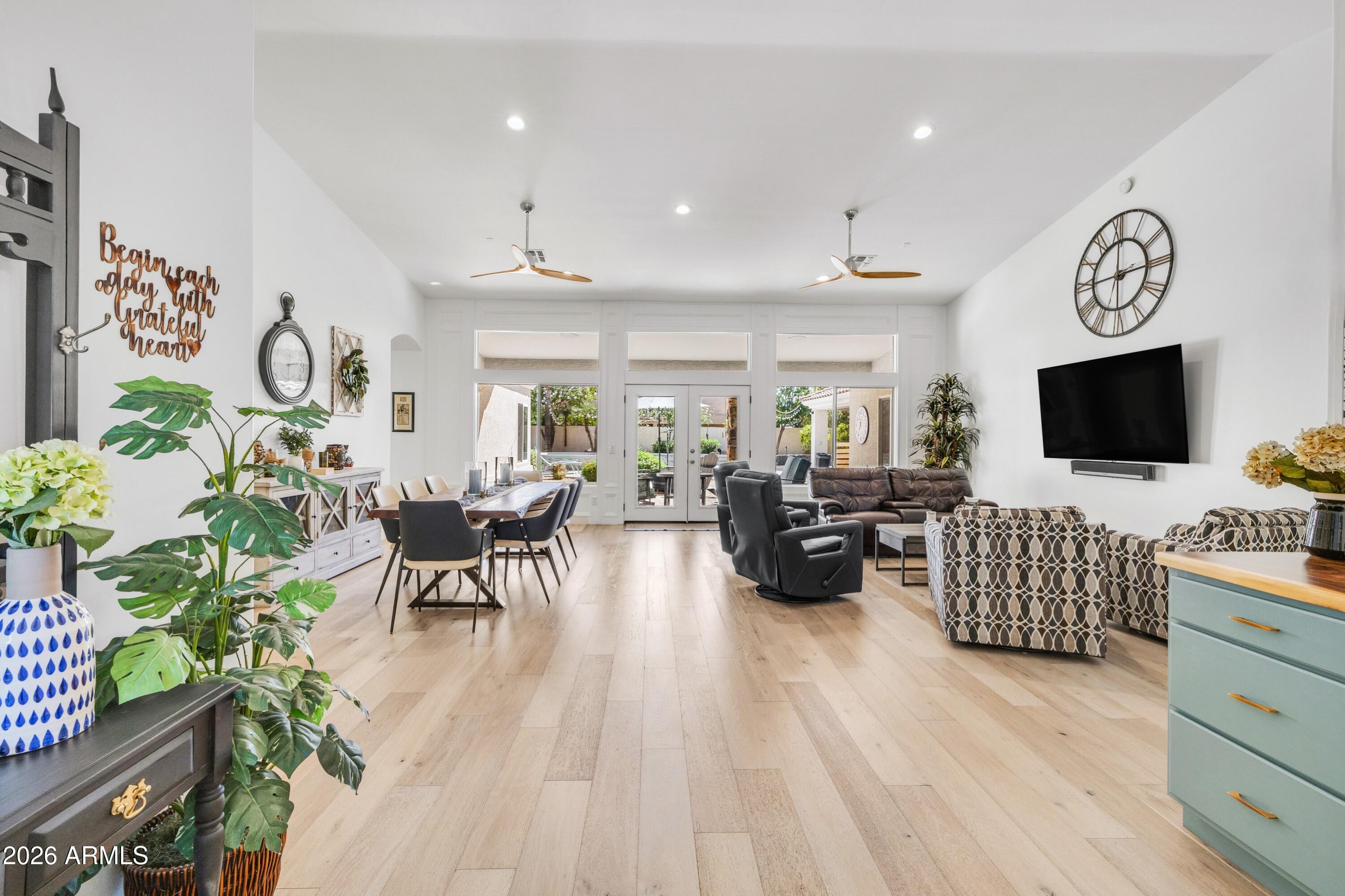 2047 East Victor Road Gilbert, AZ 85296 - Photo 5 of 56 Great Room