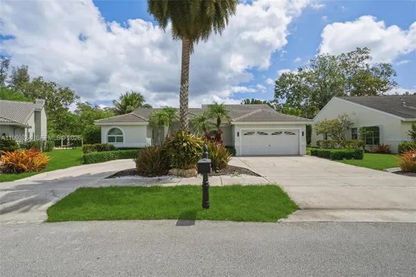$815,000 | 1510 Southwest 96th Terrace, Davie, FL 33324