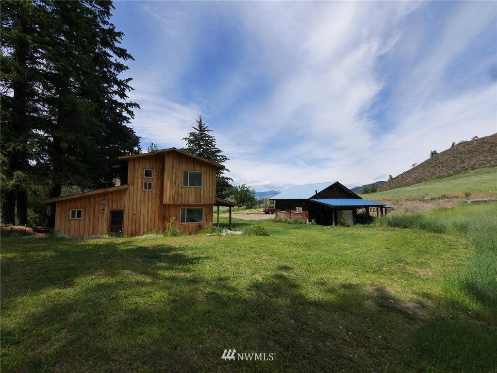 83 Davis Lake Road Winthrop, WA 98862 - Photo 3 of 24 Gallery Image 3
