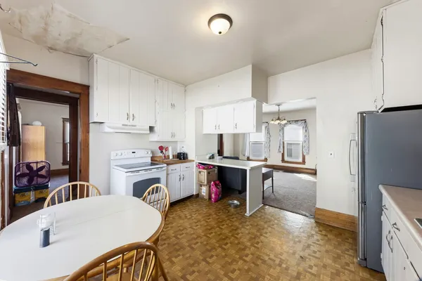 $135,000 | 319 South Willow Avenue, Joliet, IL 60436