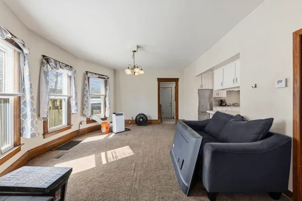 $135,000 | 319 South Willow Avenue, Joliet, IL 60436