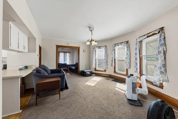 $135,000 | 319 South Willow Avenue, Joliet, IL 60436