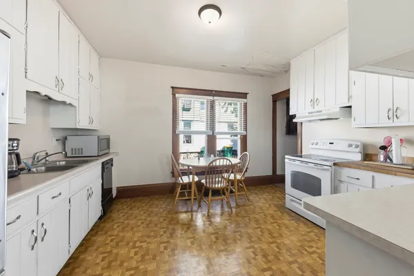 $135,000 | 319 South Willow Avenue, Joliet, IL 60436