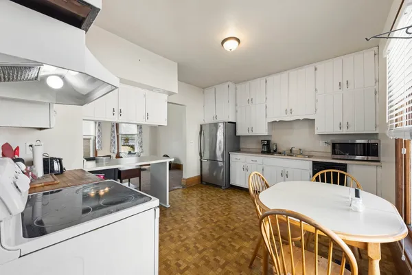 $135,000 | 319 South Willow Avenue, Joliet, IL 60436